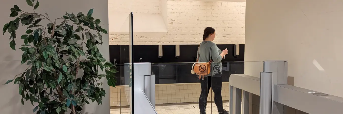 Modernin kauppakeskuksen itsepalveluympäristö